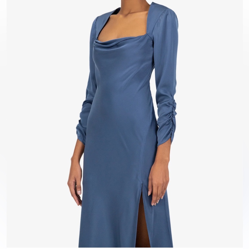 Astr the Label SZ Medium the‎ Gracie Blue Long Sleeve satin midi Dress